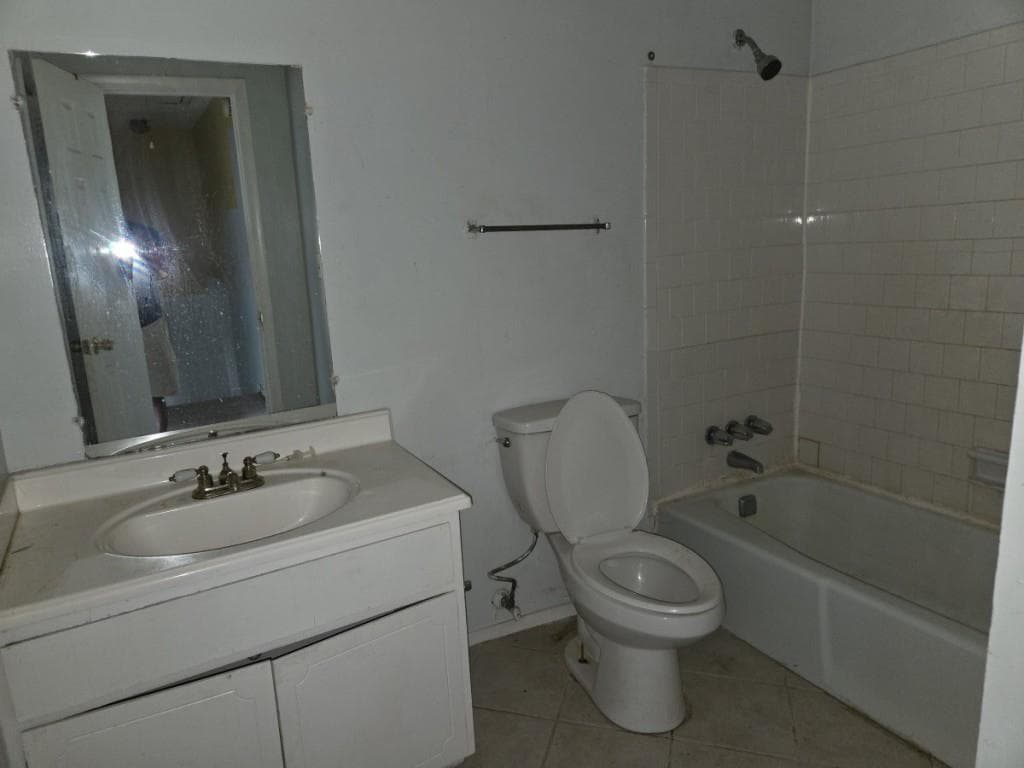 3 bedroom, 3 bathroom, 1,340 sq ft townhouse under contract at 4701 Flat Shoals Road 38G, Union City, GA 30291 — photo 9