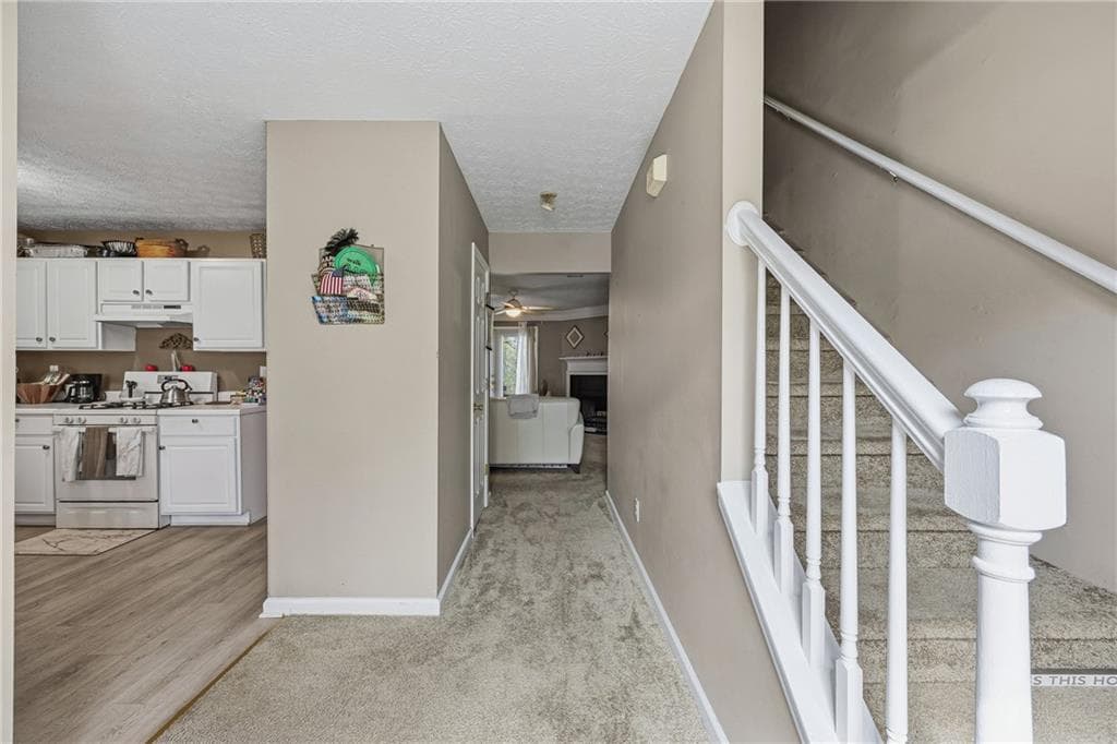 3 bedroom, 4 bathroom, 1,396 sq ft townhouse for sale at 1835 Barrington Overlook, Marietta, GA 30066 — photo 3