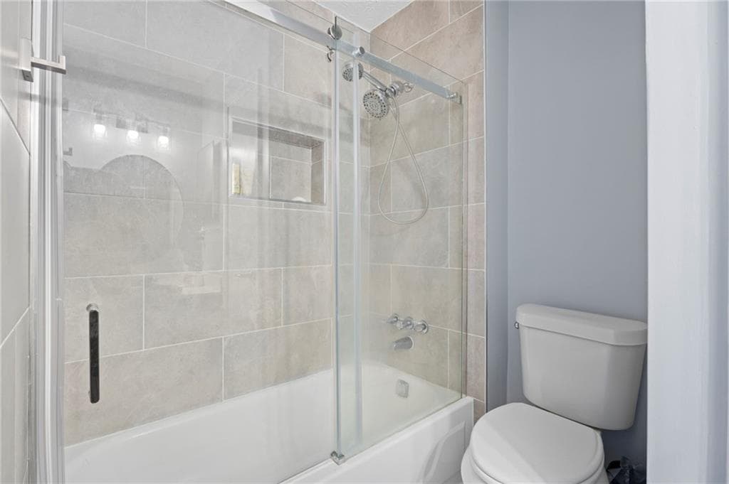 2 bedroom, 3 bathroom, 1,400 sq ft townhouse for sale at 655 Anderson Walk, Marietta, GA 30062 — photo 10