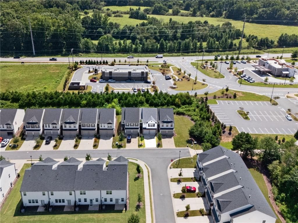 3 bedroom, 3 bathroom, 1,815 sq ft townhouse for sale at 5815 Thornton Drive, Cumming, GA 30028 — photo 4