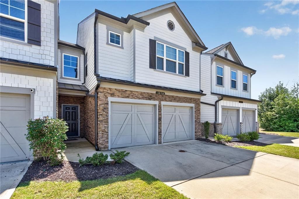 3 bedroom, 3 bathroom, 1,815 sq ft townhouse for sale at 5815 Thornton Drive, Cumming, GA 30028 — photo 5
