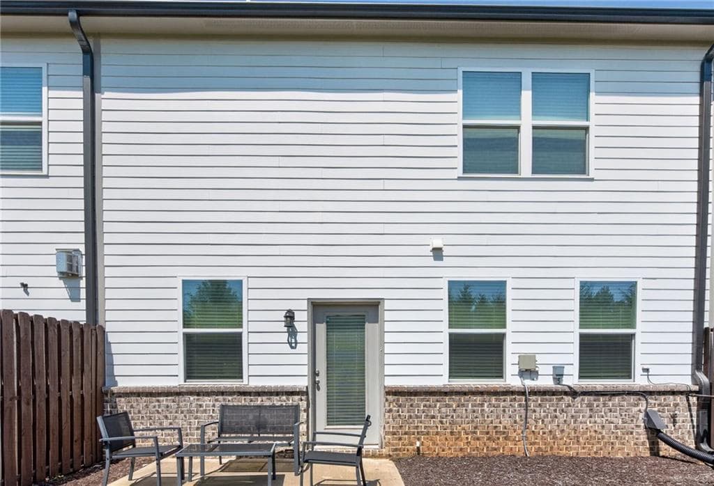 3 bedroom, 3 bathroom, 1,815 sq ft townhouse for sale at 5815 Thornton Drive, Cumming, GA 30028 — photo 10