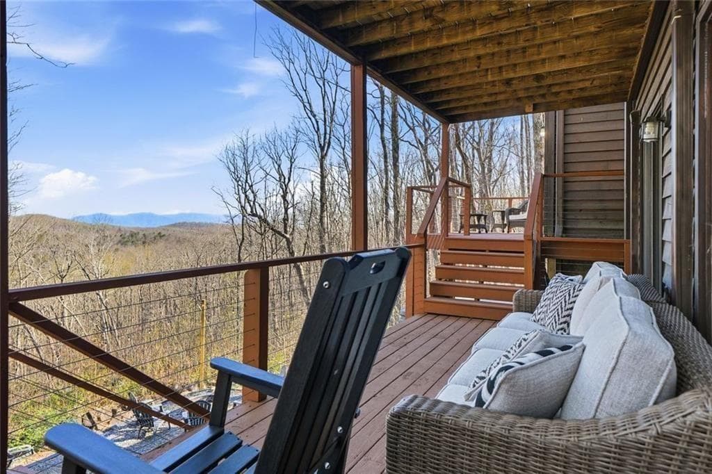 5 bedroom, 4 bathroom, 3,100 sq ft single family residence for sale at 664 Renate Drive, Jasper, GA 30143 — photo 1 of 64