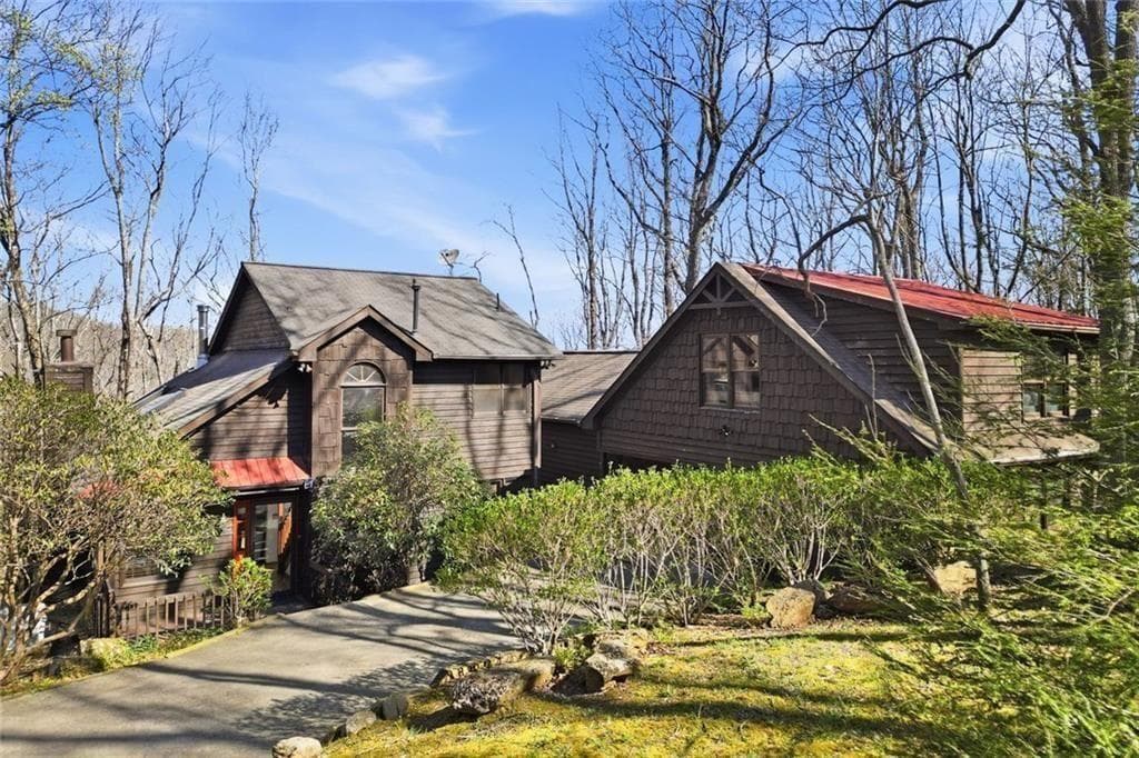 5 bedroom, 4 bathroom, 3,100 sq ft single family residence for sale at 664 Renate Drive, Jasper, GA 30143 — photo 6