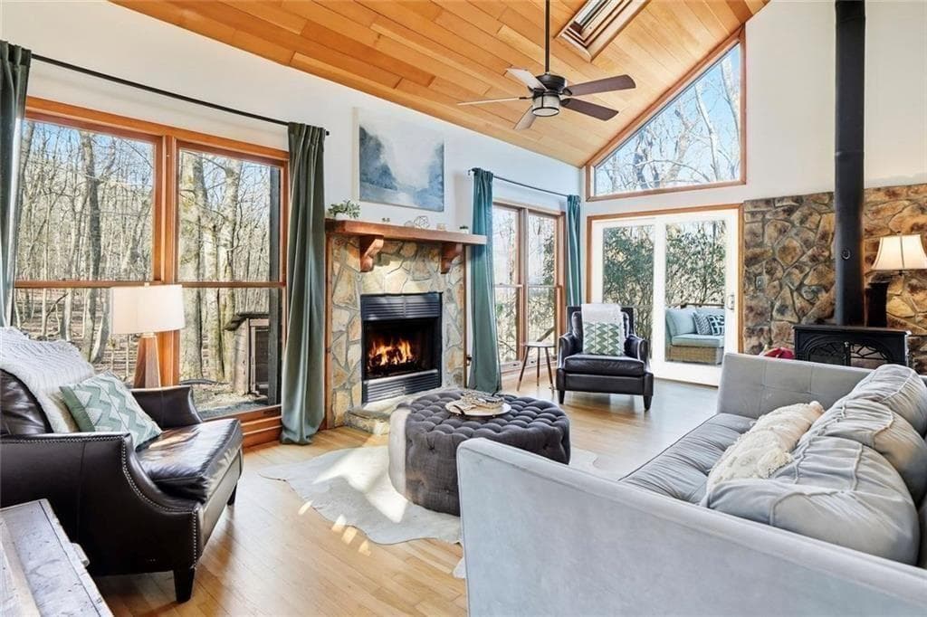 5 bedroom, 4 bathroom, 3,100 sq ft single family residence for sale at 664 Renate Drive, Jasper, GA 30143 — photo 10