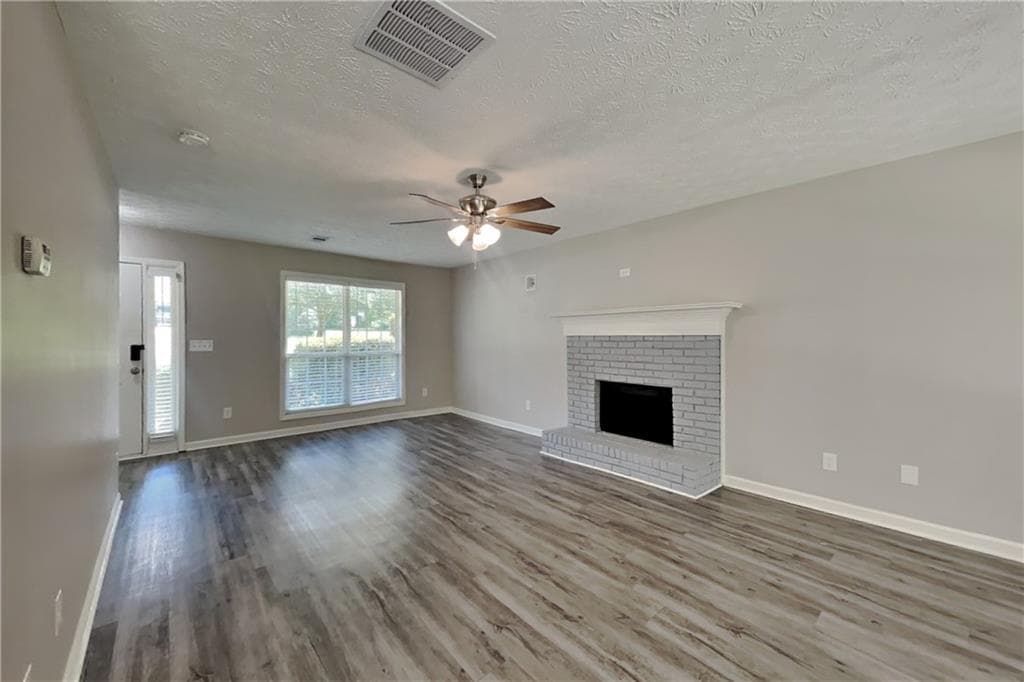3 bedroom, 3 bathroom, 1,720 sq ft single family residence for rent at 2048 Glen Hope Trace, Dacula, GA 30019 for $1,975 a month — photo 2