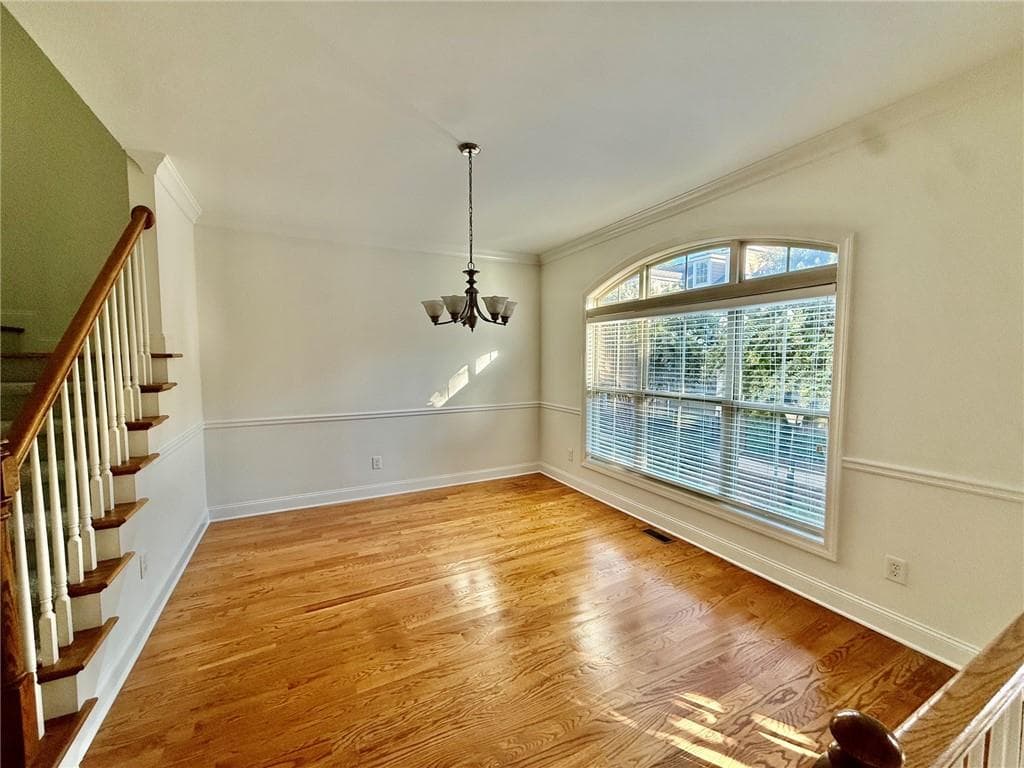3 bedroom, 4 bathroom, 2,335 sq ft townhouse for sale at 7670 Willoughby Court, Alpharetta, GA 30005 — photo 4