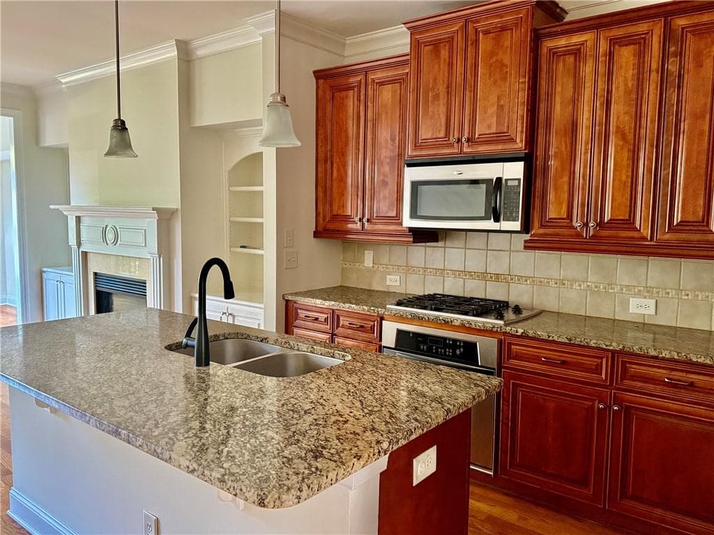 3 bedroom, 4 bathroom, 2,335 sq ft townhouse for sale at 7670 Willoughby Court, Alpharetta, GA 30005 — photo 6