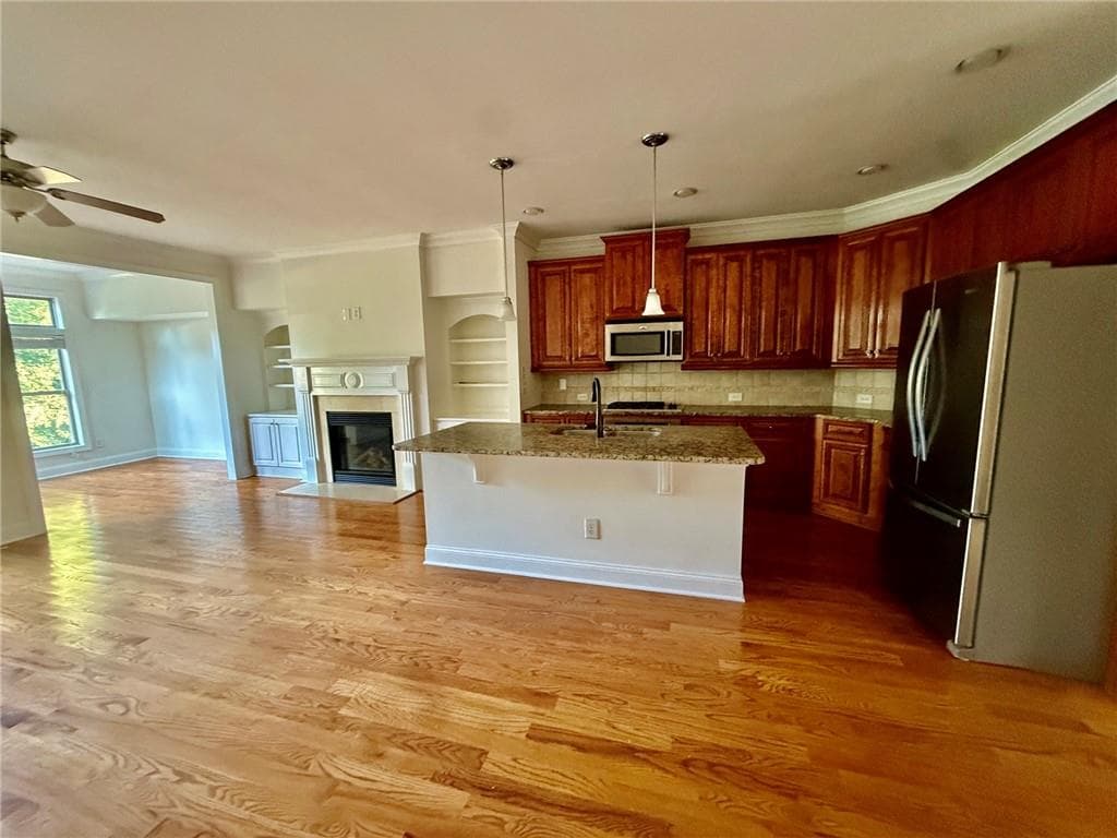 3 bedroom, 4 bathroom, 2,335 sq ft townhouse for sale at 7670 Willoughby Court, Alpharetta, GA 30005 — photo 7