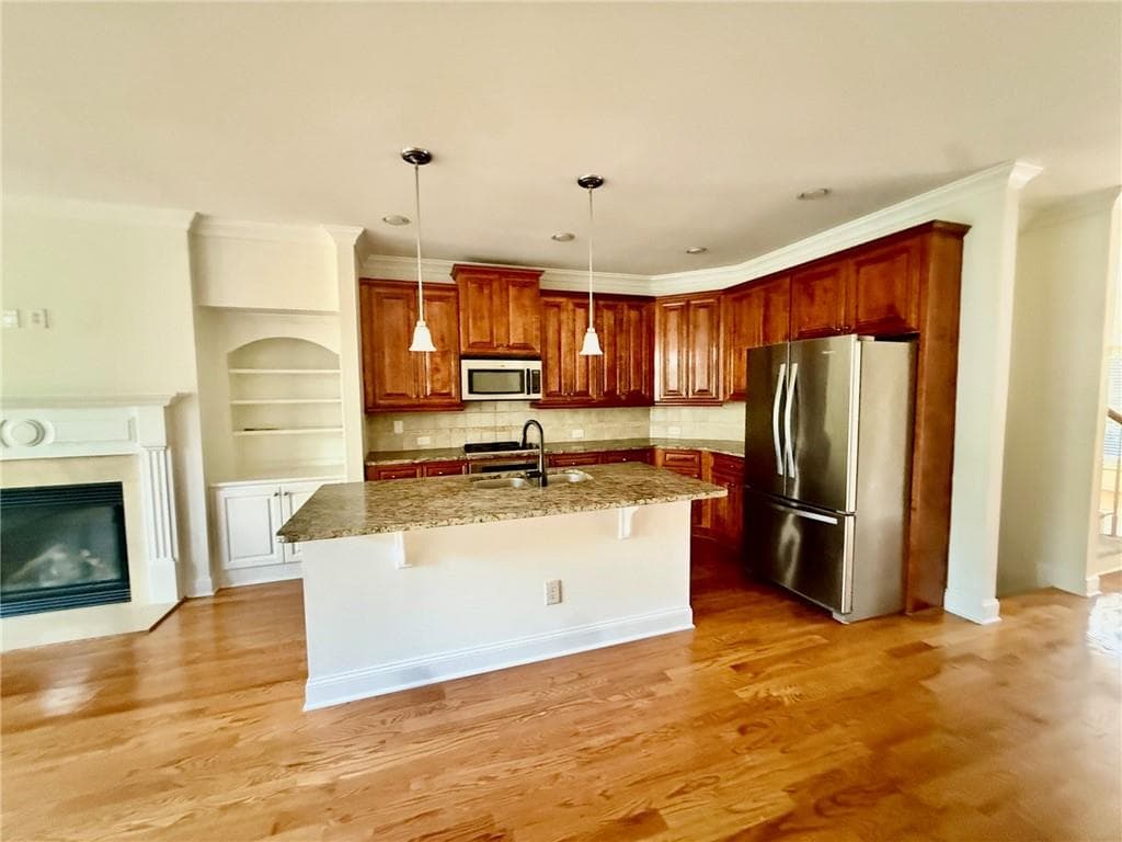 3 bedroom, 4 bathroom, 2,335 sq ft townhouse for sale at 7670 Willoughby Court, Alpharetta, GA 30005 — photo 9