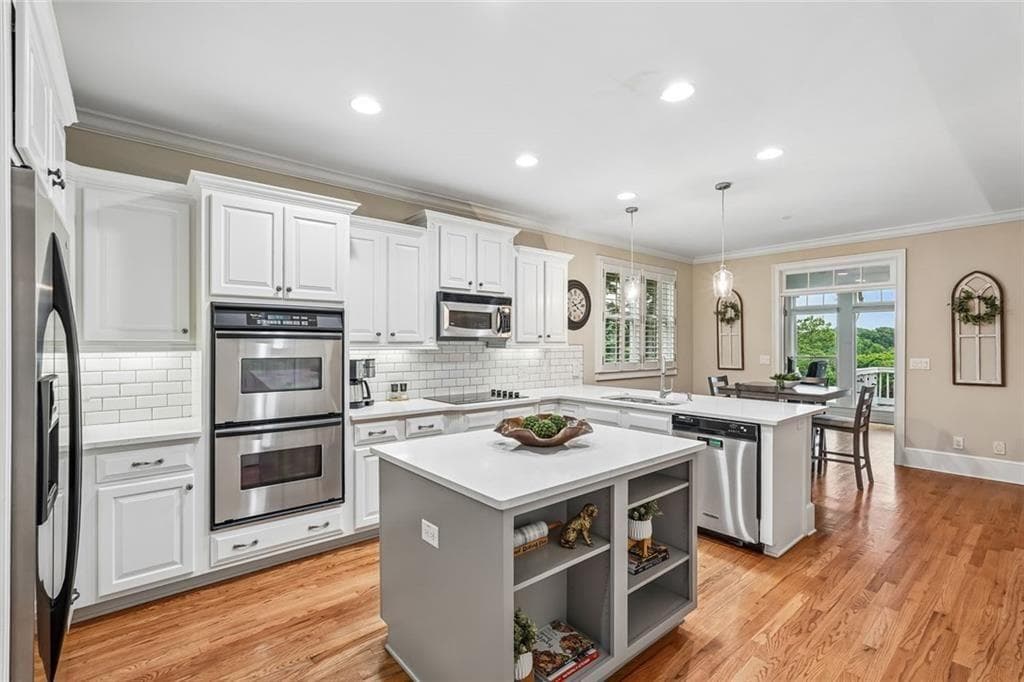 4 bedroom, 6 bathroom, 5,373 sq ft single family residence under contract at 116 Ridgemoor Trace, Canton, GA 30115 — photo 9