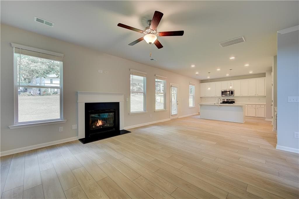 4 bedroom, 4 bathroom, 2,835 sq ft single family residence under contract at 278 Arnewood Circle, Mcdonough, GA 30253 — photo 8