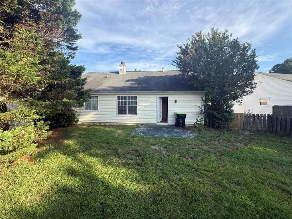 3 bedroom, 2 bathroom, 1,752 sq ft single family residence for sale at 505 Village Circle, Stockbridge, GA 30281 — photo 4