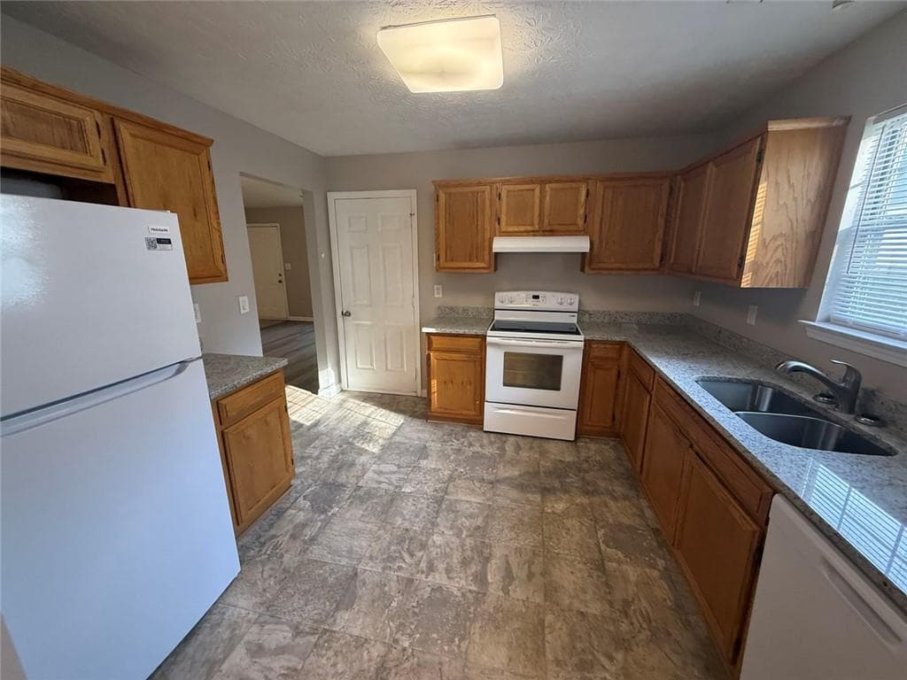 3 bedroom, 2 bathroom, 1,752 sq ft single family residence for sale at 505 Village Circle, Stockbridge, GA 30281 — photo 9