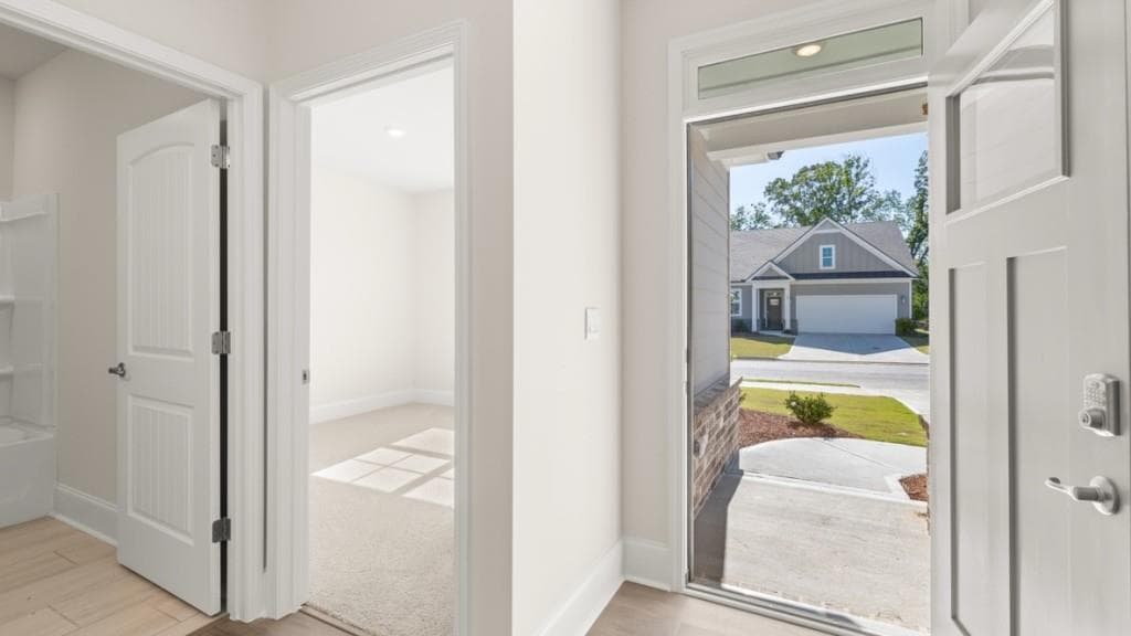 2 bedroom, 2 bathroom, 1,796 sq ft single family residence for sale at 105 Lakeview Point, Dallas, GA 30157 — photo 3