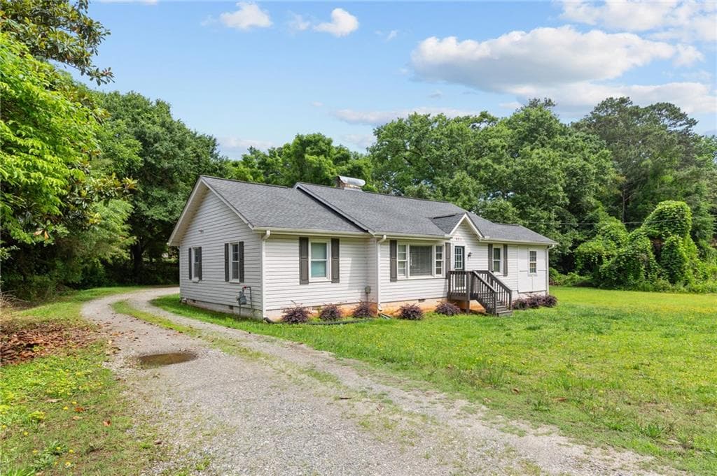 2 bedroom, 2 bathroom, 1,756 sq ft single family residence for sale at 641 Highway 23, Suwanee, GA 30024 — photo 2