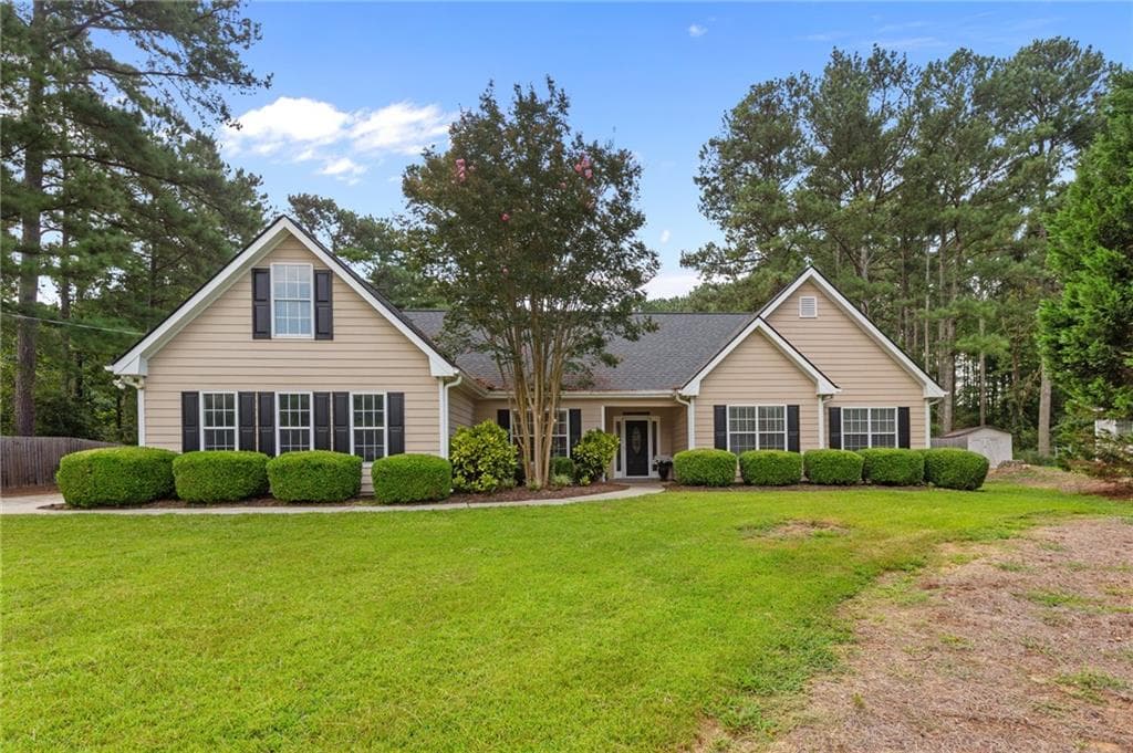 4 bedroom, 2 bathroom, 2,104 sq ft single family residence sold at 895 Scenic Lake Drive, Lawrenceville, GA 30045