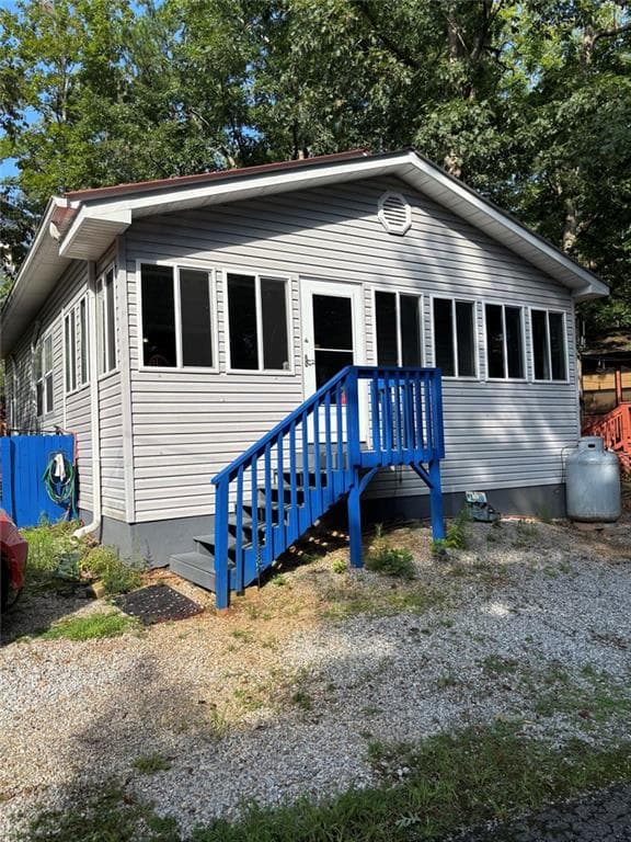 2 bedroom, 1 bathroom, 900 sq ft single family residence for sale at 61 Rocky Lane, Cleveland, GA 30528 — photo 2