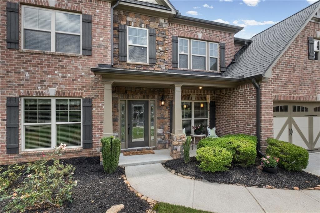 5 bedroom, 4 bathroom, 3,162 sq ft single family residence under contract at 5110 Cecilia Square, Cumming, GA 30040 — photo 3