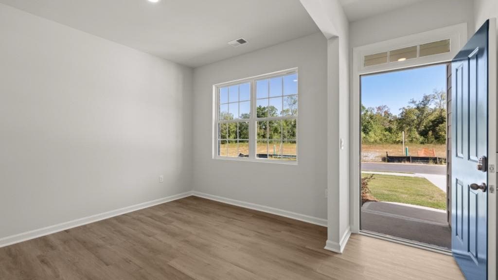 4 bedroom, 3 bathroom, 1,991 sq ft single family residence for sale at 3880 Donetta Drive, Atlanta, GA 30349 — photo 3