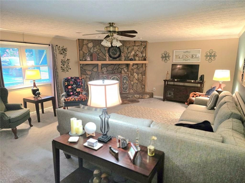 4 bedroom, 3 bathroom, 1,599 sq ft single family residence under contract at 122 Spring Valley Circle, Stockbridge, GA 30281 — photo 2