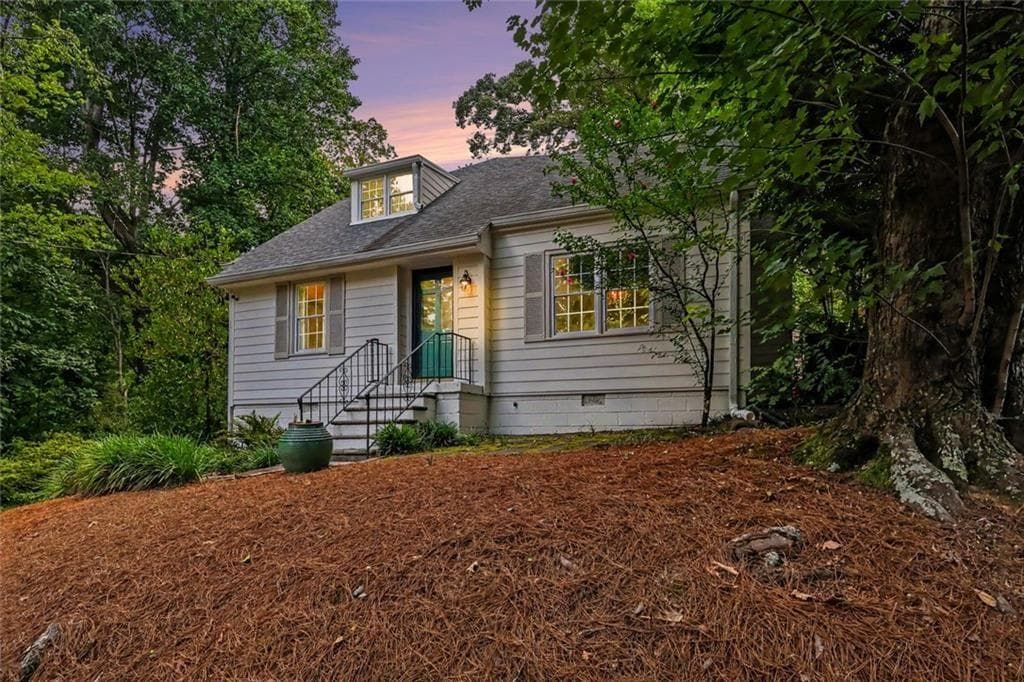 4 bedroom, 4 bathroom, 2,809 sq ft single family residence under contract at 3055 Skyland Drive, Atlanta, GA 30341 — photo 3