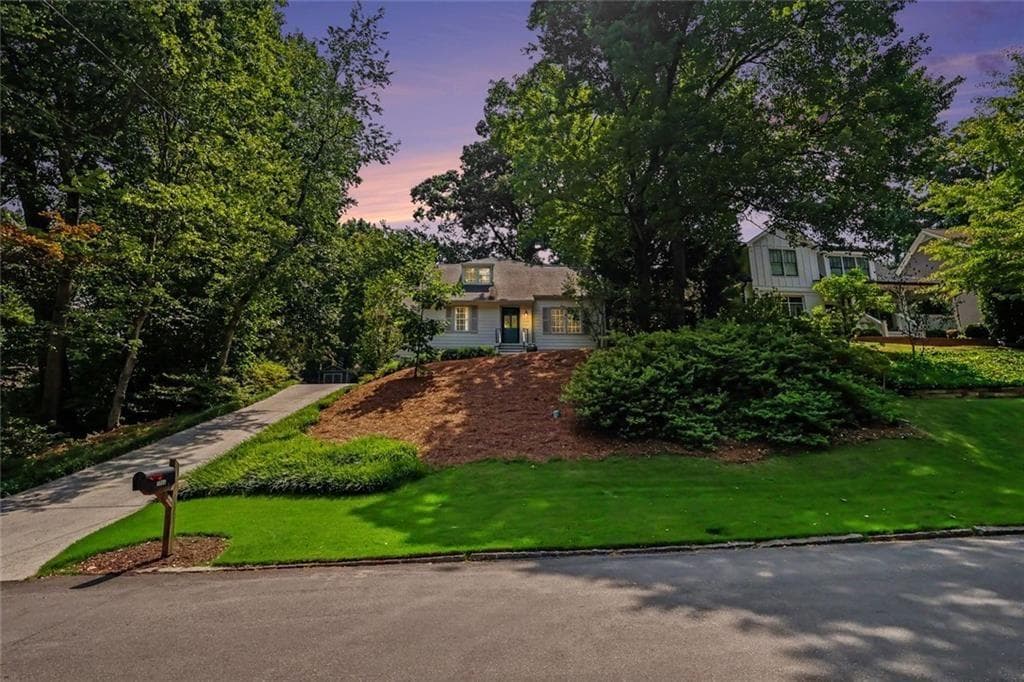 4 bedroom, 4 bathroom, 2,809 sq ft single family residence under contract at 3055 Skyland Drive, Atlanta, GA 30341 — photo 4