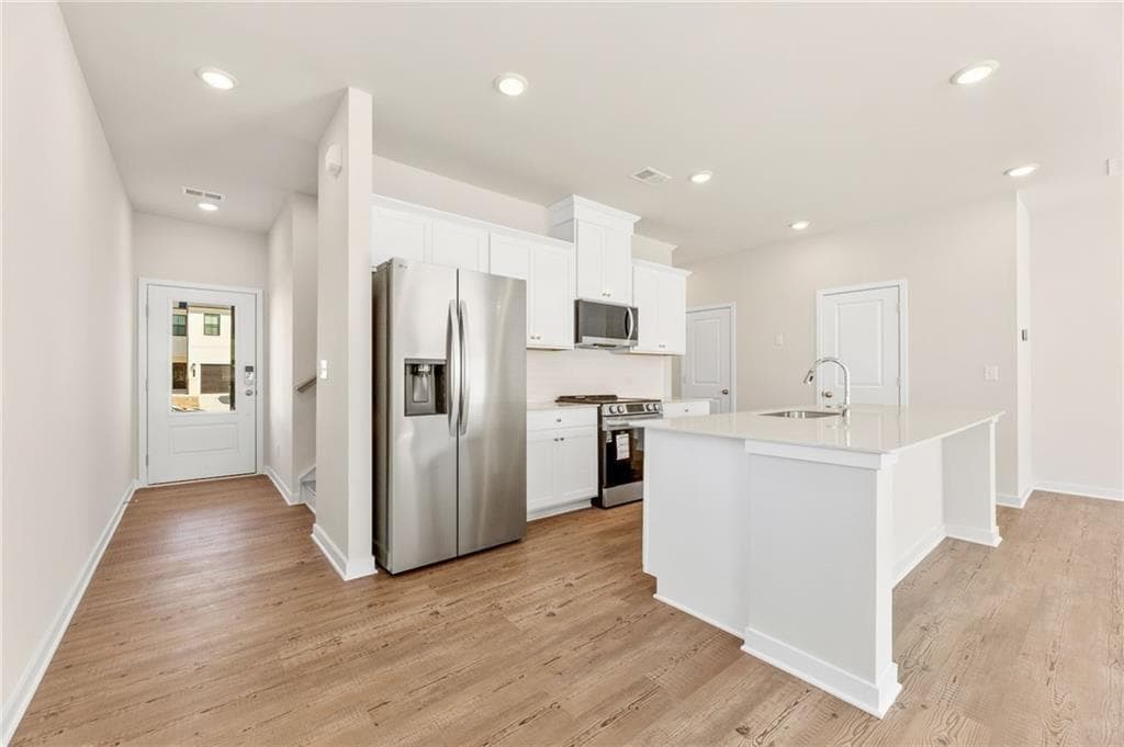 3 bedroom, 3 bathroom, 1,855 sq ft townhouse under contract at 2000 Underwood Drive 1, Lawrenceville, GA 30043 — photo 7