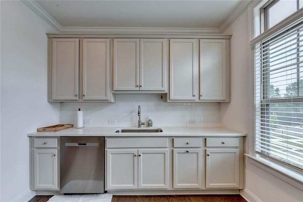 3 bedroom, 4 bathroom, 1,645 sq ft townhouse for sale at 2612 Caruso Way, Atlanta, GA 30339 — photo 4