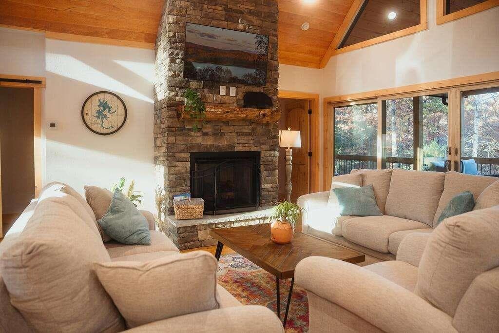 4 bedroom, 4 bathroom, 2,112 sq ft single family residence under contract at 284 Lees Ride, Mccaysville, GA 30555 — photo 3