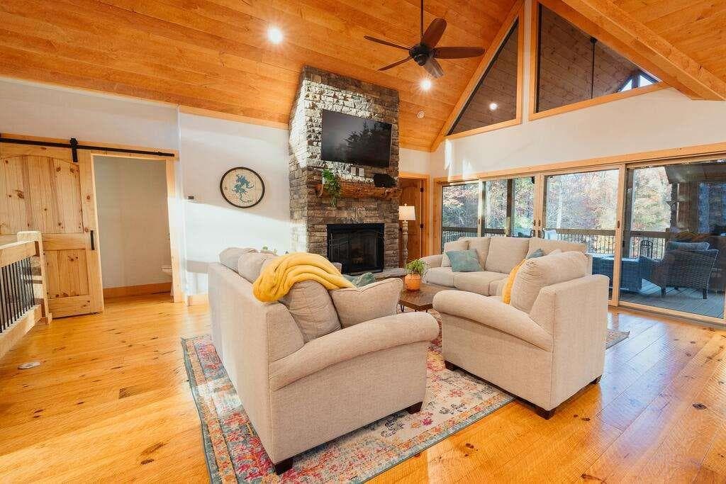 4 bedroom, 4 bathroom, 2,112 sq ft single family residence under contract at 284 Lees Ride, Mccaysville, GA 30555 — photo 4