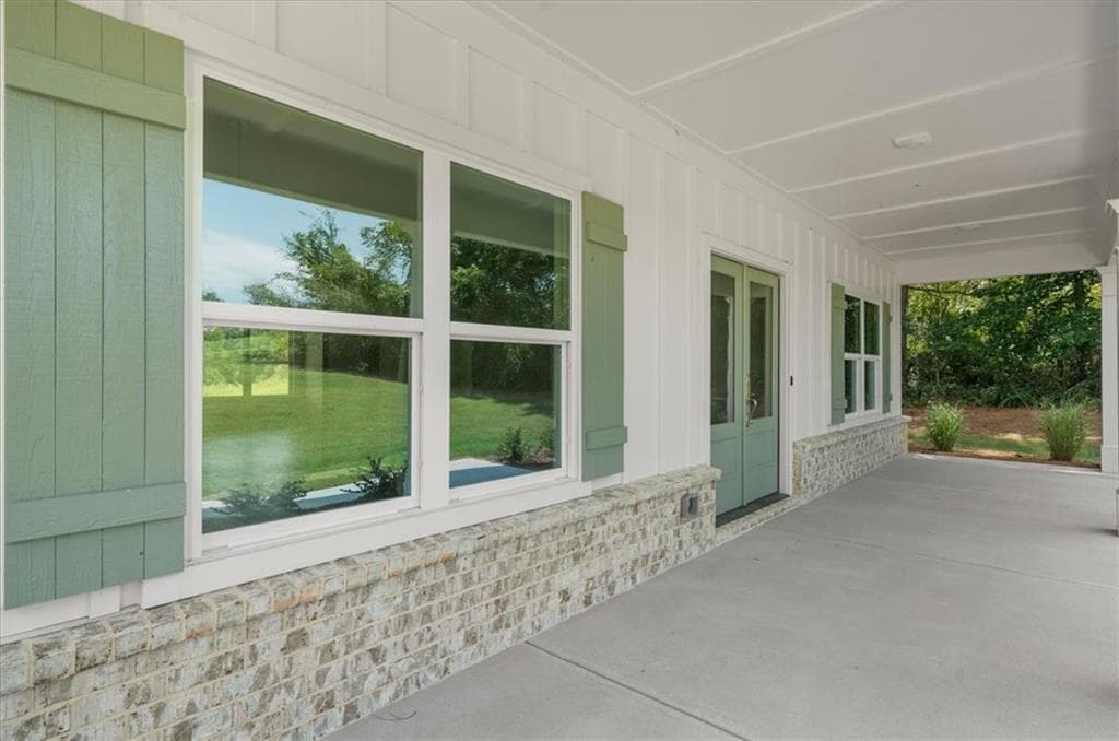 3 bedroom, 3 bathroom, 2,500 sq ft single family residence under contract at 5355 Noah Road, Cumming, GA 30041 — photo 5
