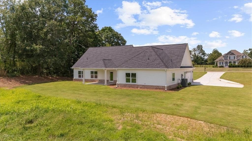 3 bedroom, 3 bathroom, 2,500 sq ft single family residence under contract at 5355 Noah Road, Cumming, GA 30041 — photo 8