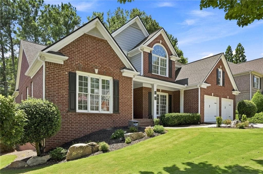 5 bedroom, 5 bathroom, 4,903 sq ft single family residence for sale at 7027 Bennington Lane, Cumming, GA 30041 — photo 3