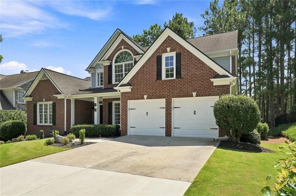 5 bedroom, 5 bathroom, 4,903 sq ft single family residence for sale at 7027 Bennington Lane, Cumming, GA 30041 — photo 4