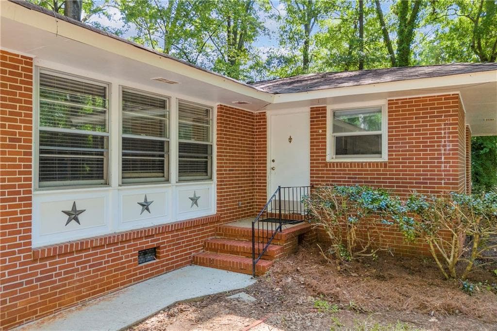 3 bedroom, 2 bathroom, 1,742 sq ft single family residence for sale at 402 Woodland Road, Monroe, GA 30655 — photo 10