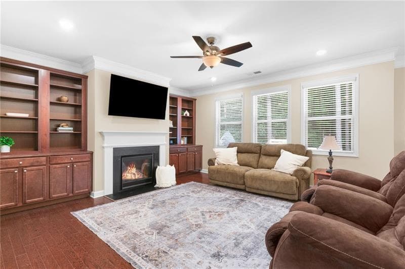 6 bedroom, 4 bathroom, 4,013 sq ft single family residence for sale at 526 Rokeby Drive, Woodstock, GA 30188 — photo 4