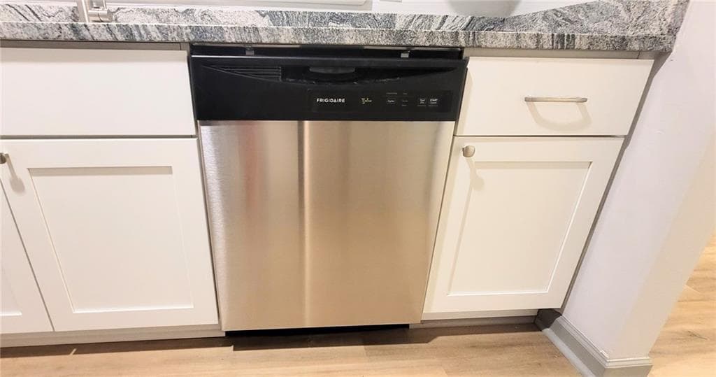3 bedroom, 2 bathroom, 1,292 sq ft condominium for sale at 3103 Fairington Village Drive, Lithonia, GA 30038 — photo 9