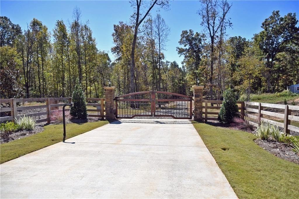 other for sale at 352 Mulberry Road, Winder, GA 30680 — photo 1 of 8