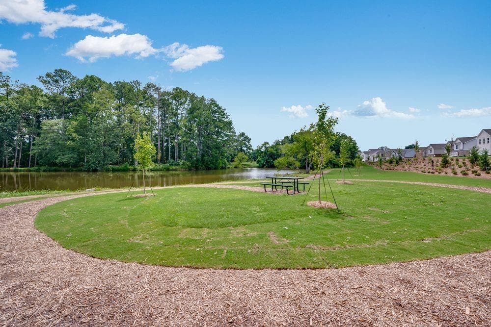 5 bedroom, 4 bathroom, 2,631 sq ft single family residence for sale at 1673 Fawlocke Run, Loganville, GA 30052 — photo 4