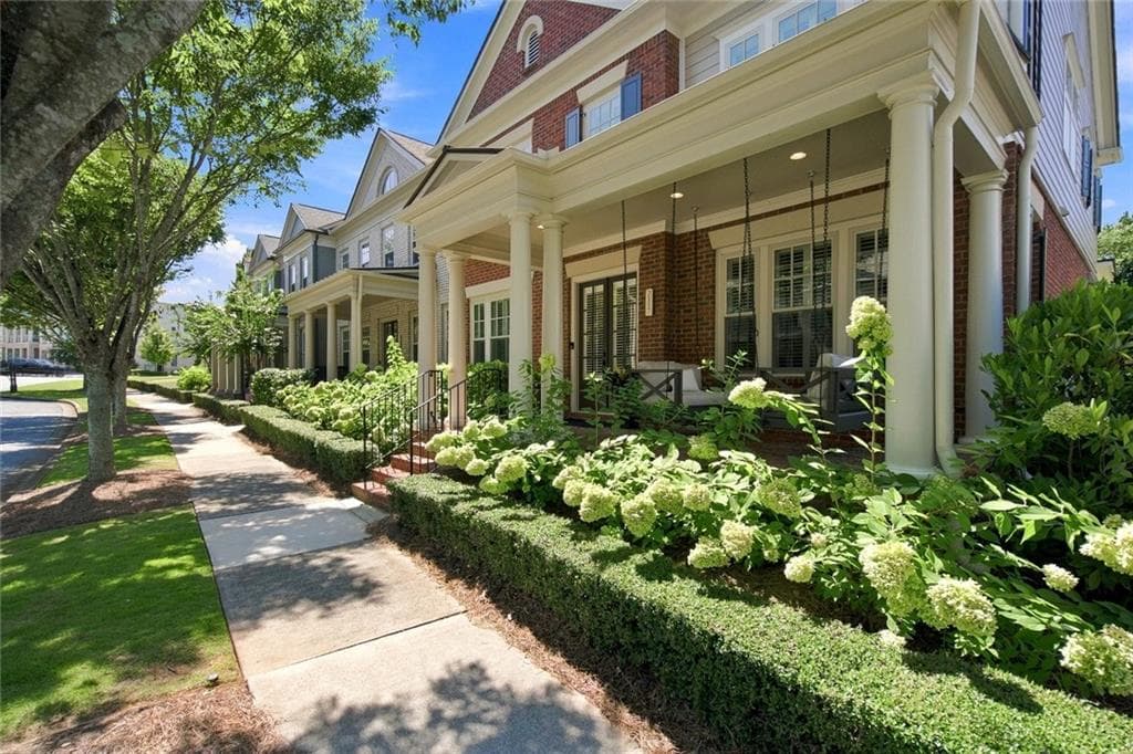 4 bedroom, 3 bathroom, 2,660 sq ft townhouse for sale at 2117 Mcfarlin Lane, Milton, GA 30004 — photo 2
