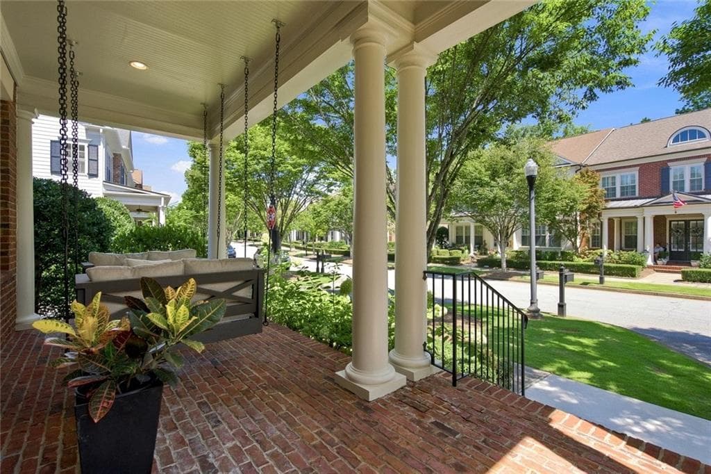 4 bedroom, 3 bathroom, 2,660 sq ft townhouse for sale at 2117 Mcfarlin Lane, Milton, GA 30004 — photo 3