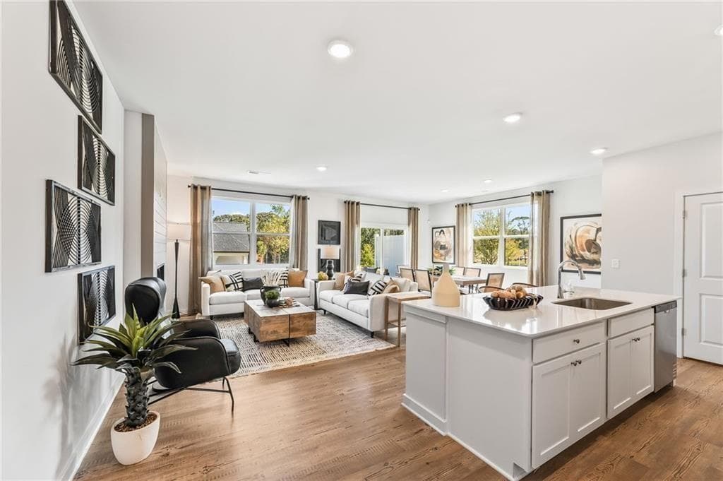 3 bedroom, 3 bathroom, 1,855 sq ft townhouse for sale at 1231 Brooks Ryan Run 85, Lawrenceville, GA 30043 — photo 5