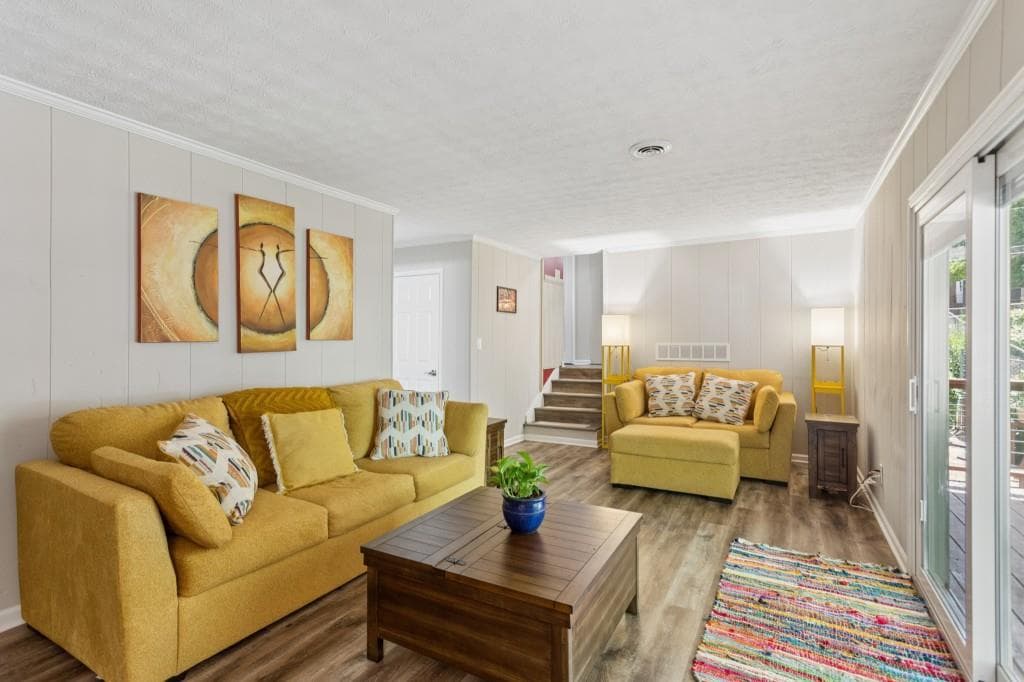 4 bedroom, 3 bathroom, 2,700 sq ft single family residence for sale at 212 Simpson Drive, Kennesaw, GA 30144 — photo 5