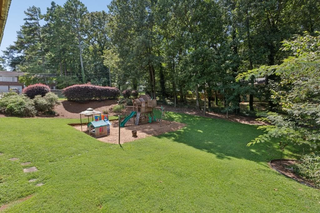 4 bedroom, 3 bathroom, 2,700 sq ft single family residence for sale at 212 Simpson Drive, Kennesaw, GA 30144 — photo 7