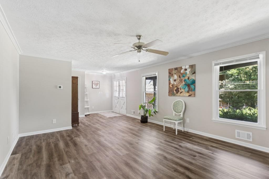 4 bedroom, 3 bathroom, 2,700 sq ft single family residence for sale at 212 Simpson Drive, Kennesaw, GA 30144 — photo 9