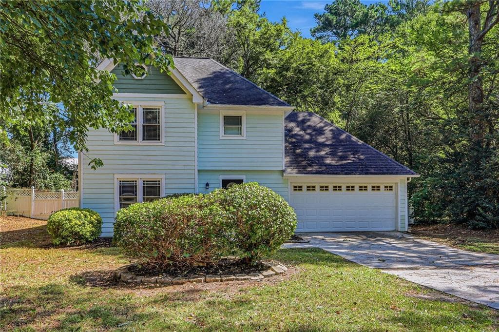 4 bedroom, 3 bathroom, 1,748 sq ft single family residence for sale at 2130 Grayfield Drive, Grayson, GA 30017