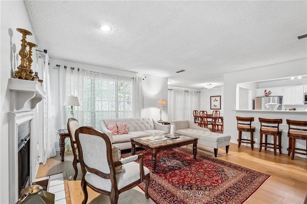 2 bedroom, 2 bathroom, 1,379 sq ft condominium for sale at 403 Mill Pond Court, Smyrna, GA 30082 — photo 5