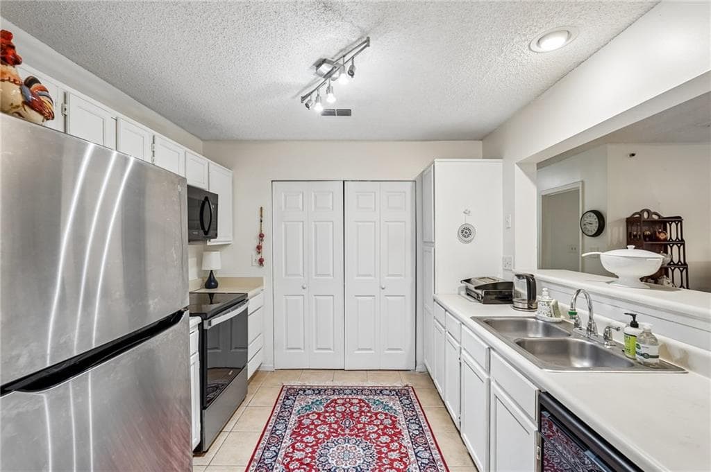 2 bedroom, 2 bathroom, 1,379 sq ft condominium for sale at 403 Mill Pond Court, Smyrna, GA 30082 — photo 8