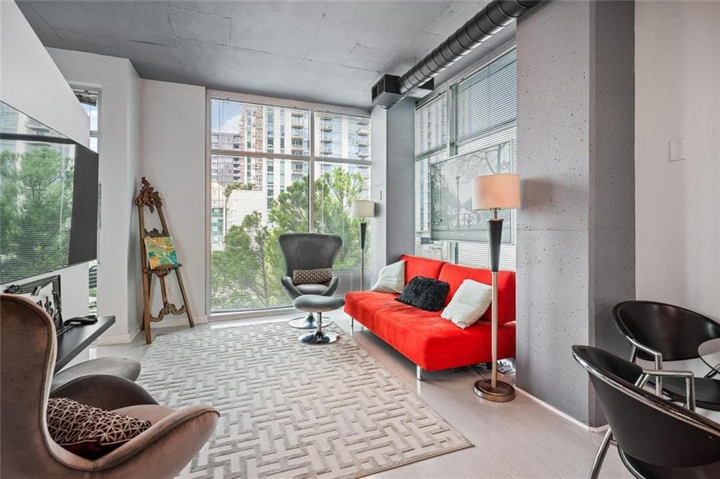 1 bedroom, 1 bathroom, 762 sq ft condominium for sale at 250 Pharr Road 707, Atlanta, GA 30305 — photo 5